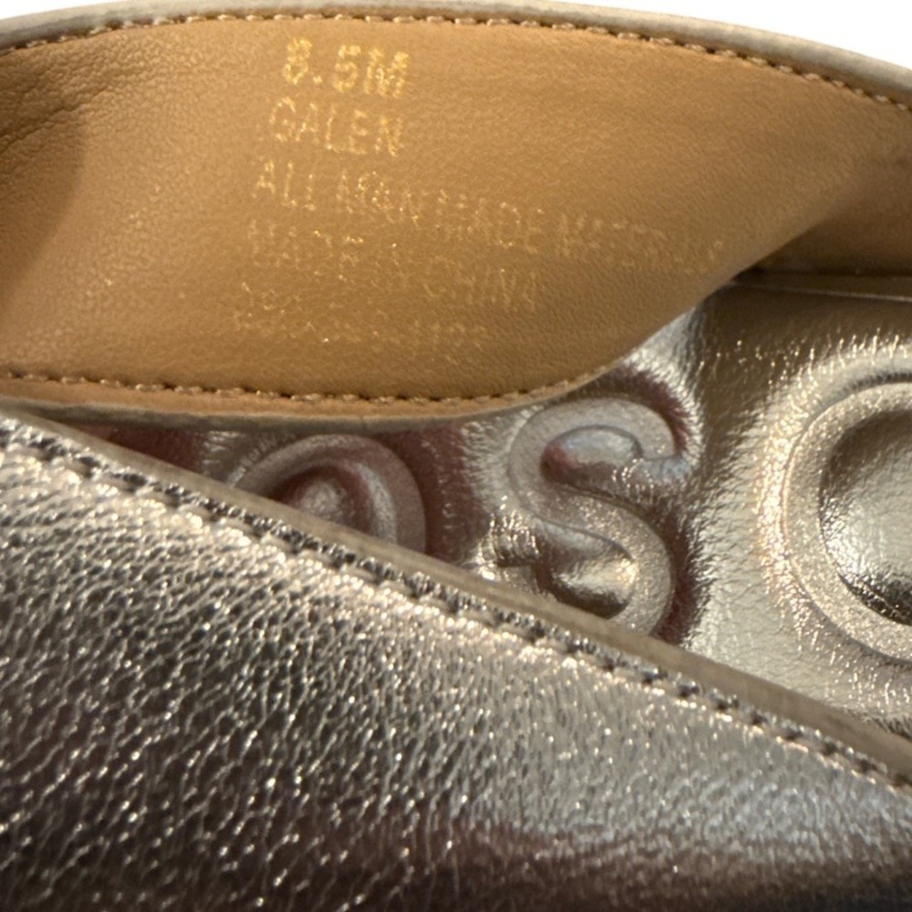 Aerosoles‎ Galen Metallic Silver Thong Sandals Flip Flops Buckle 8.5M Comfort - Picture 7 of 7